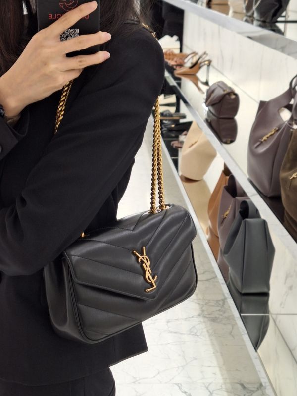 日本YSL LOULOU Small 小羊皮＋菱格紋 可肩背 / 斜背兩用 日本YSL LOULOU Small 小羊皮＋菱格紋 可肩背 / 斜背兩用