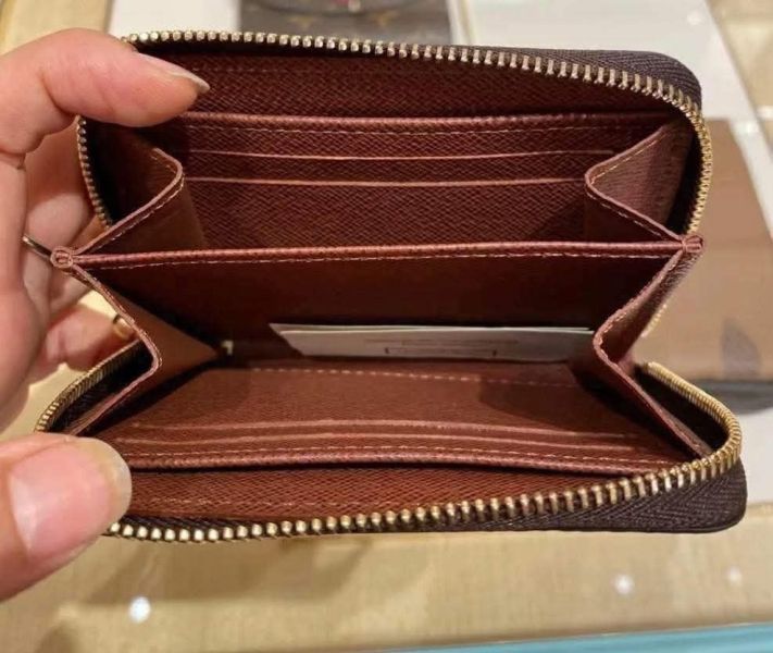 LOUIS VUITTON LV M60067 拉鏈零錢卡包 LOUIS VUITTON LV M60067 拉鏈零錢卡包