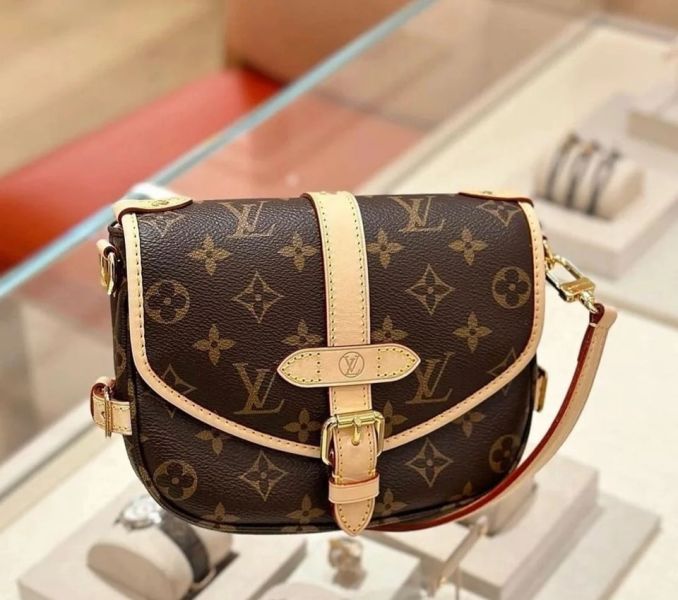 LOUIS VUITTON LV M46740 Saumur BB馬鞍包 LOUIS VUITTON LV M46740 Saumur BB馬鞍包