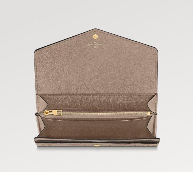 日本 LOUIS VUITTON LV M82256 SARAH 經典Monogram壓紋牛皮釦式信封長夾 日本 LOUIS VUITTON LV M82256 SARAH 經典Monogram壓紋牛皮釦式信封長夾