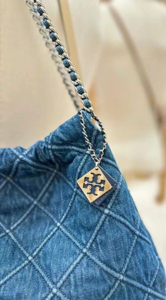 TORY BURCH fleming soft drawstring bag牛仔金鍊托特包 TORY BURCH fleming soft drawstring bag牛仔金鍊托特包