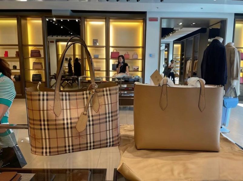 超值代購-BURBERRY兩面用大拖特包 (售價已折) Burberry,兩面用大拖特包