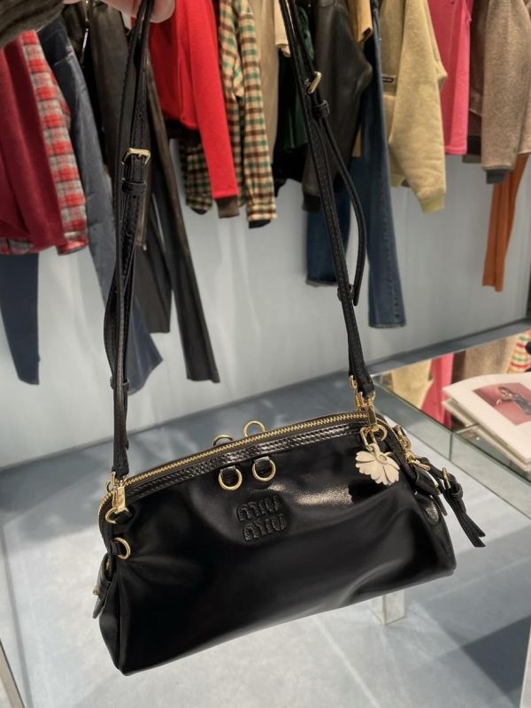 日本 Miu Miu Caprice 少女包 日本 Miu Miu Caprice 少女包