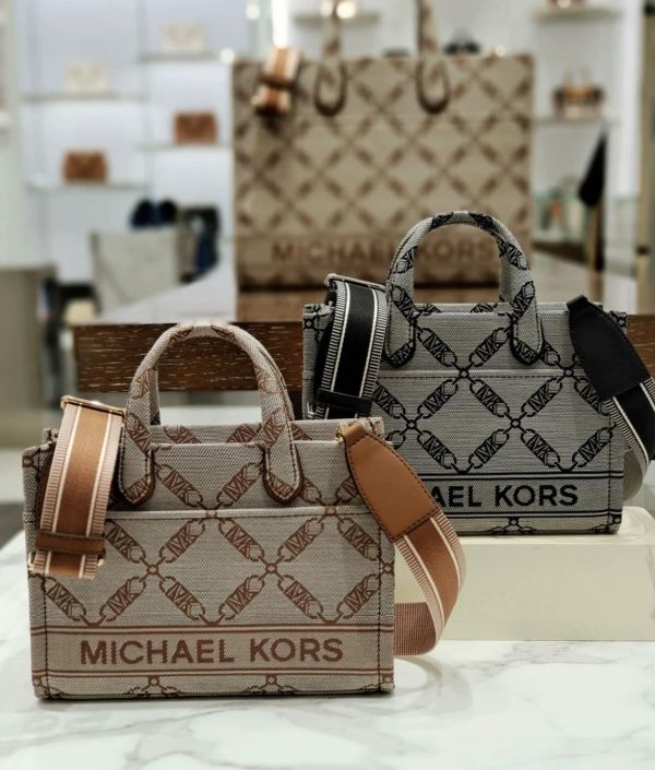 Michael Kors gigi小款菱格印花托特包(售價已折) Michael Kors gigi小款菱格印花托特包