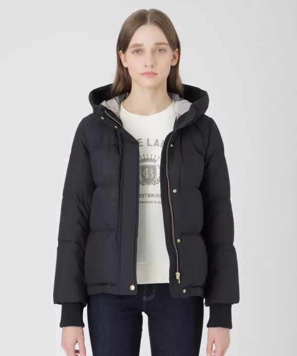 日本 BLUE LABEL 高光澤桃色塔夫綢短款羽絨外套 日本 BLUE LABEL 高光澤桃色塔夫綢短款羽絨外套