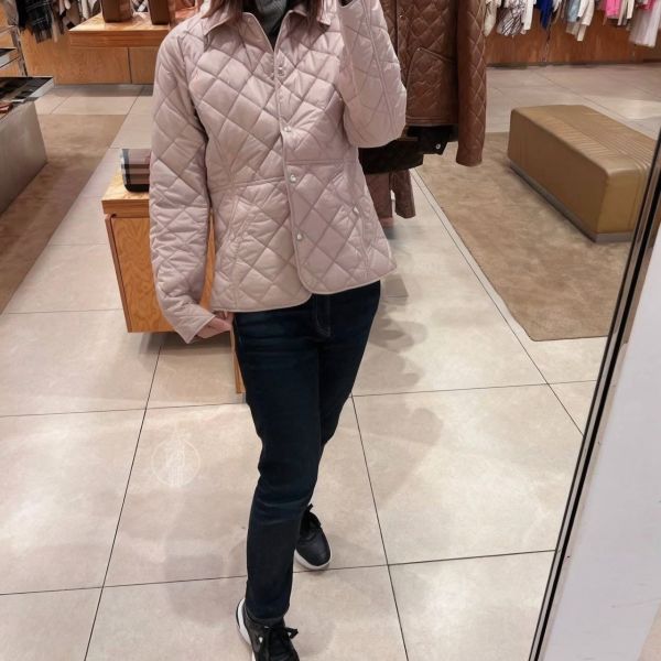 日本 B𝕦𝕣𝕓𝕖𝕣𝕣𝕪 outlet 經典菱格紋夾克外套 日本 B𝕦𝕣𝕓𝕖𝕣𝕣𝕪 outlet 經典菱格紋夾克外套