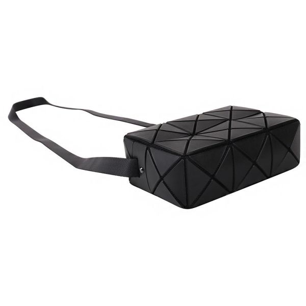 現貨日本三宅一生 BAOBAO CUBOID邱比特斜背包 現貨日本三宅一生 BAOBAO CUBOID邱比特斜背包