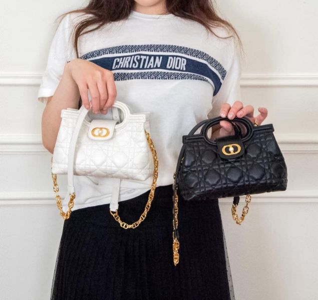 日本Dior Jolie Top Handle 迷你手提包Cannage 籐格紋羊皮 日本Dior Jolie Top Handle 迷你手提包Cannage 籐格紋羊皮