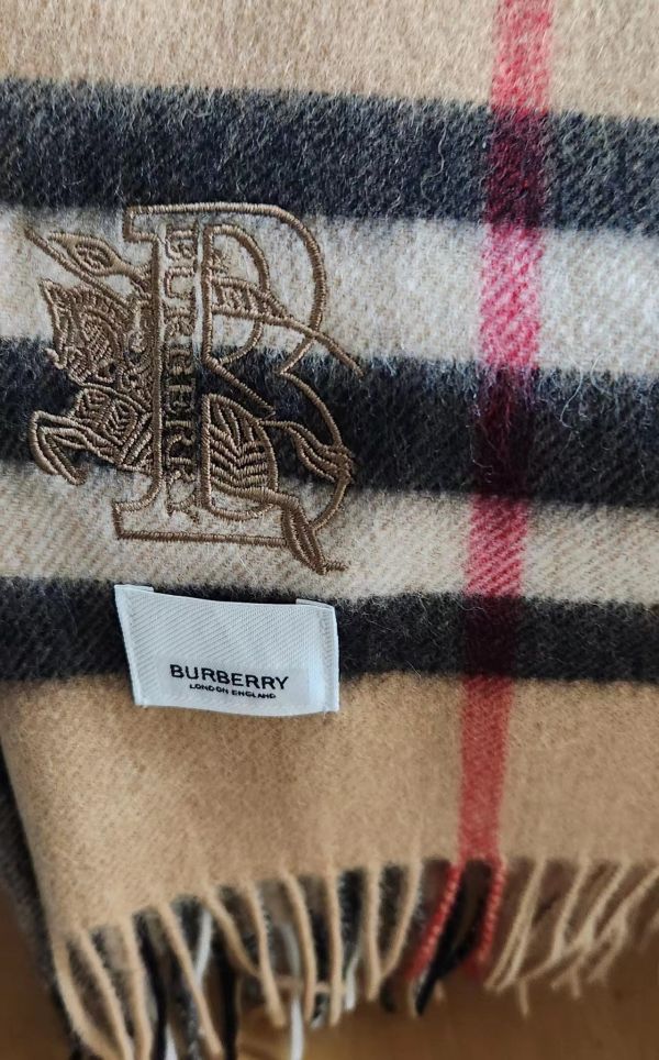 現貨特價BURBERRY OUTLET 戰馬羊絨格紋圍巾(售價已折) BURBERRY OUTLET
戰馬羊絨格紋圍巾