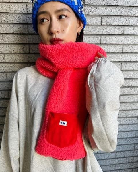日本 LEE 穿洞式毛毛頸圍巾 日本 LEE 穿洞式毛毛頸圍巾