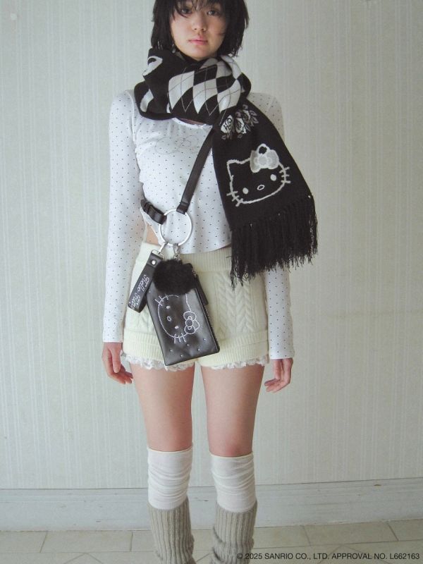 日本HELLOKITTY hug knitmuffler PELLICULE x HELLO KITTY 聯名針織圍巾 日本HELLOKITTY hug knitmuffler PELLICULE x HELLO KITTY 聯名針織圍巾