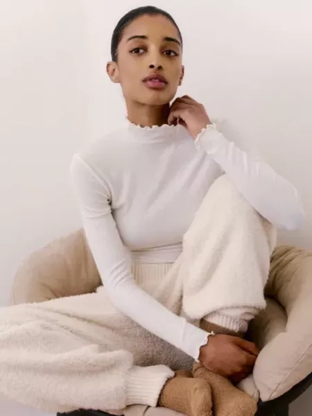 日本限定 PRINCESSE tam tam UNIQLO 花花高領發熱衣 日本限定 PRINCESSE tam tam UNIQLO 花花高領發熱衣