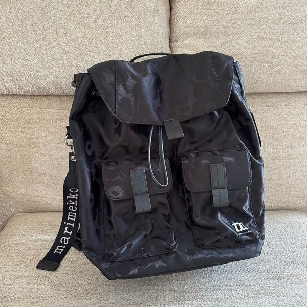 日本marimekko Everything Backpack L Unikko印花後背包藍色大號 日本marimekko マリメッコ Everything Backpack  I Unikko 背包藍色大號