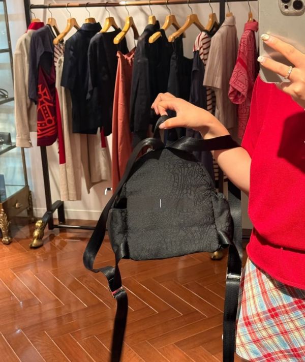 日本 Vivienne Westwood 壓紋 後背包 日本 Vivienne Westwood 壓紋 後背包