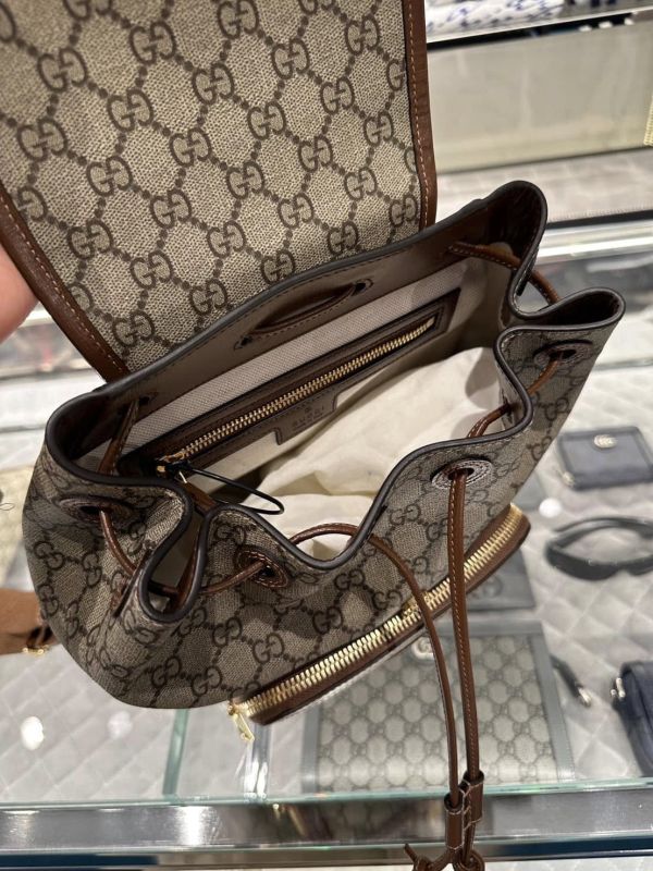日本 GUCCI GG Supreme 帆布皮革飾邊後背包 日本 GUCCI GG Supreme 帆布皮革飾邊後背包