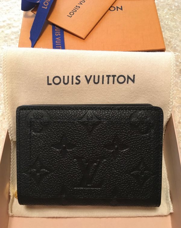 LOUIS VUITTON LV M80151  CLÉA 錢包(售價已折) LOUIS VUITTON LV M80151  CLÉA 錢包(售價已折)