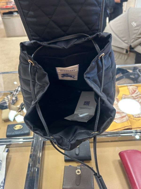 日本 Burberry 全新復古格紋雙肩包 日本 Burberry 全新復古格紋雙肩包