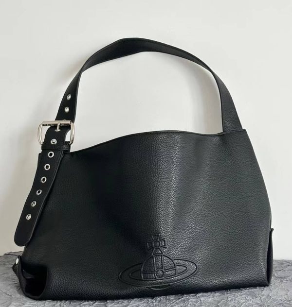 Vivienne Westwood Maxime Large Shoulder Bag 牛皮肩背腋下包(售價已折) Vivienne Westwood Maxime Large Shoulder Bag 牛皮肩背腋下包