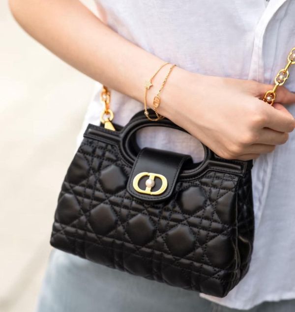 日本Dior Jolie Top Handle 迷你手提包Cannage 籐格紋羊皮 日本Dior Jolie Top Handle 迷你手提包Cannage 籐格紋羊皮
