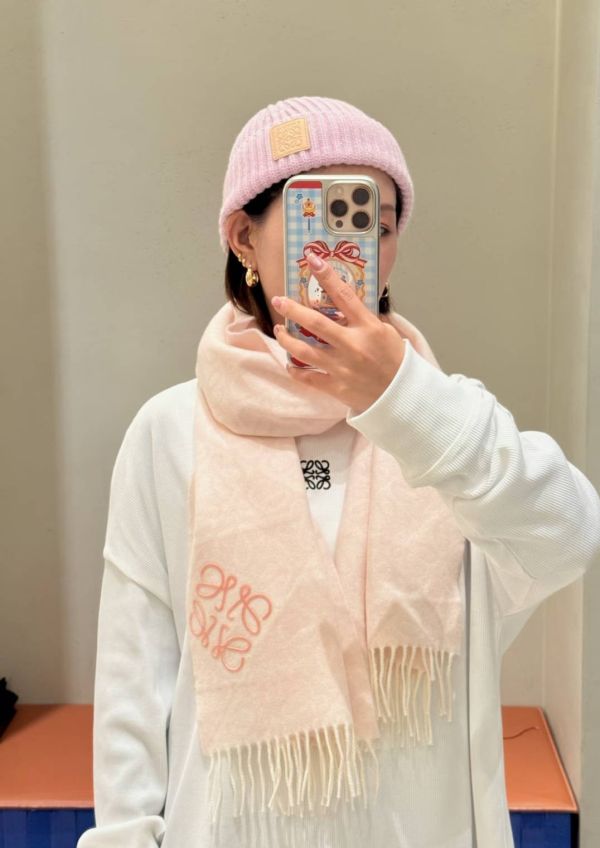 日本LOEWE Anagram浮雕圍巾 日本LOEWE Anagram浮雕圍巾