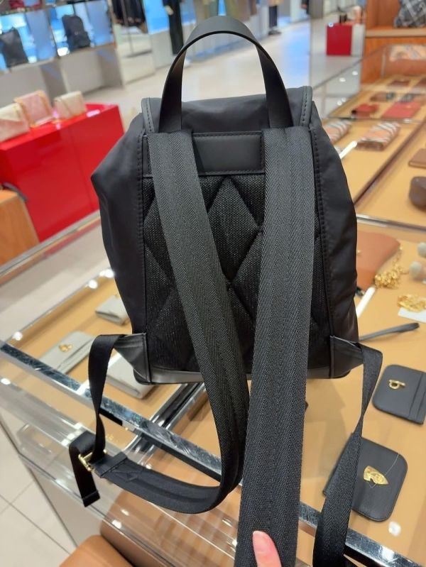 日本Burberry 尼龍後背包 BURBERRY 尼龍後背包