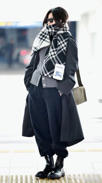 特價BURBERRY 格紋羊絨戰馬圍巾(售價已折) 日本代購,BURBERRY,圍巾