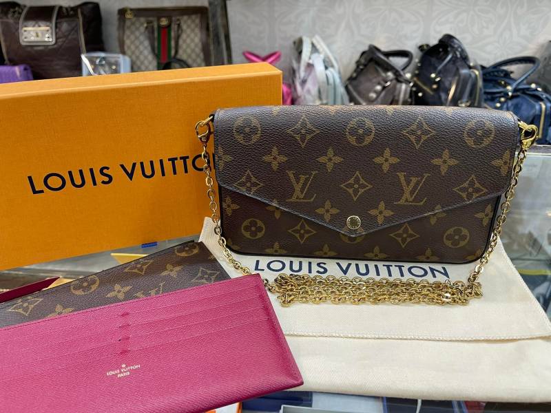 現貨LOUIS VUITTON LV M61276 WOC 金鍊三合一斜背包 LOUIS VUITTON LV M61276 WOC 金鍊三合一斜背包