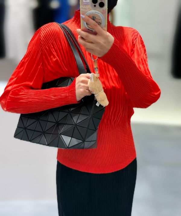 日本 黑色 BAOBAO 波士頓霧面拉鍊手提包 日本 黑色 BAOBAO 波士頓霧面拉鍊手提包