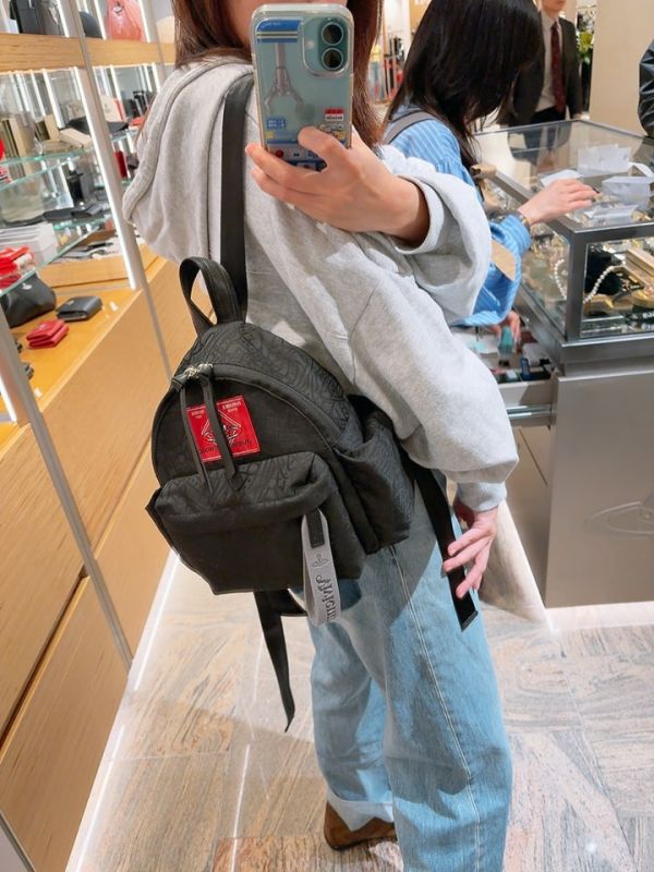 日本 Vivienne Westwood 壓紋 後背包 日本 Vivienne Westwood 壓紋 後背包