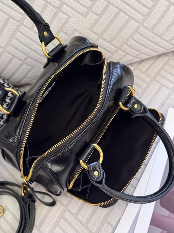 日本 Vivienne Westwood 黑色 波士頓包 日本 Vivienne Westwood 黑色 波士頓包