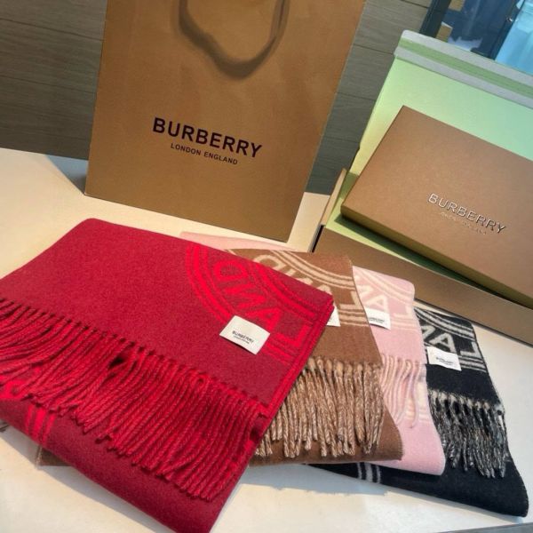 特價Burberry Outlet 雙面雙色羊毛圍巾(售價已折) Burberry Outlet 雙面雙色羊毛圍巾