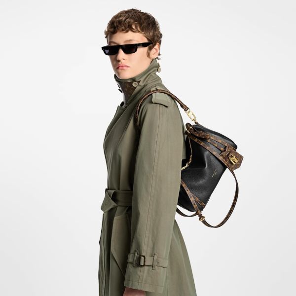 日本 LOUIS VUITTON 路易威登 LV M26039 單肩包﻿ 日本 LOUIS VUITTON 路易威登 LV M26039 單肩包﻿