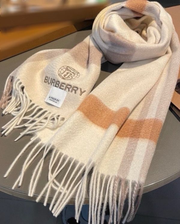 特價BURBERRY 刺繡LOGO羊絨長版圍巾(售價已折) 日本代購,BURBERRY,圍巾