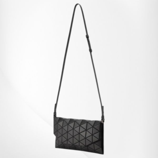 日本 三宅一生BAO BAO ISSEY MIYAKE TONNEAU MATTE 單肩包 日本 三宅一生BAO BAO ISSEY MIYAKE TONNEAU MATTE 單肩包