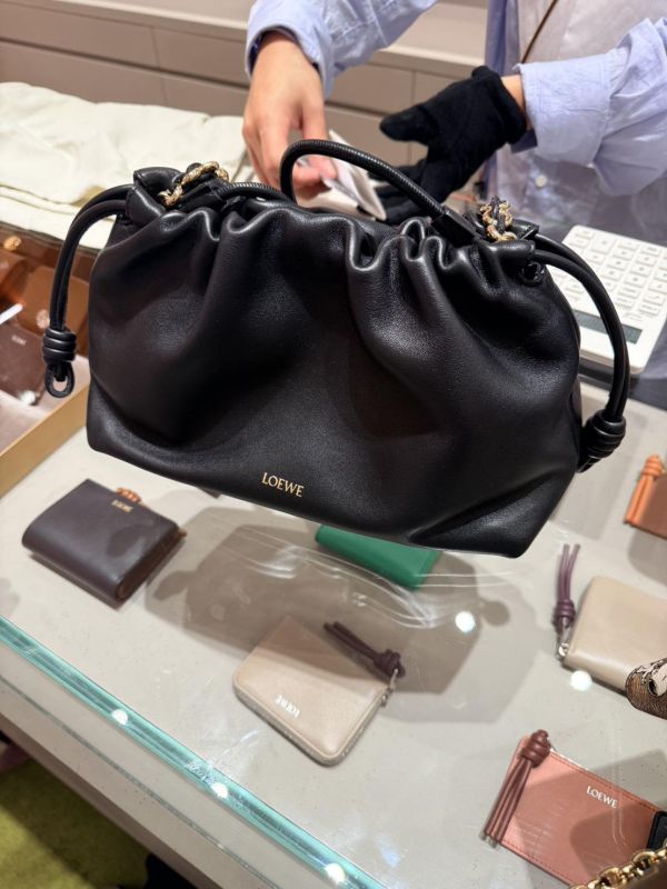日本代購 LOEWE Purse雲朵包中號 