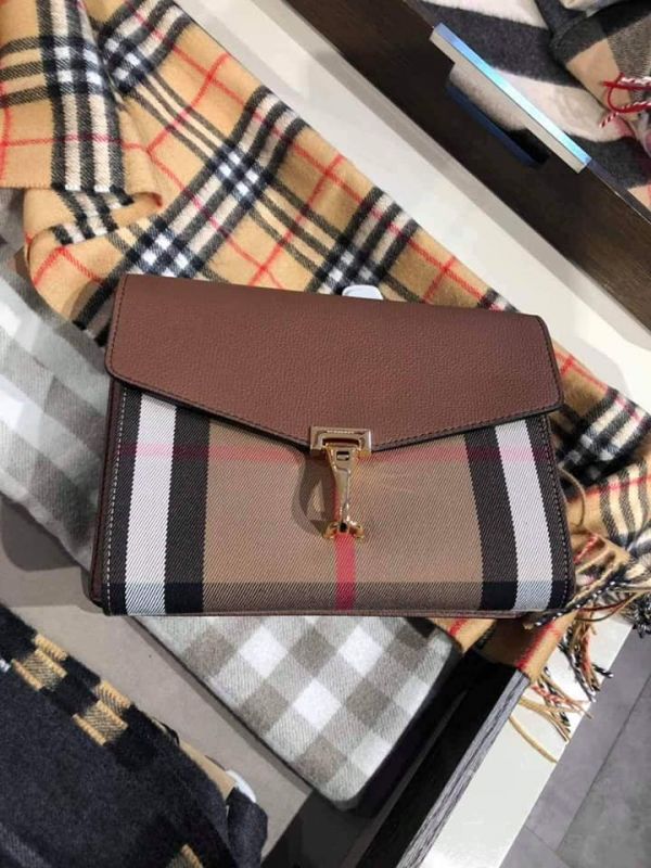 超值代購-Burberry 粒紋皮革拼 house 格紋WOC包(售價已折) Burberry ,WOC