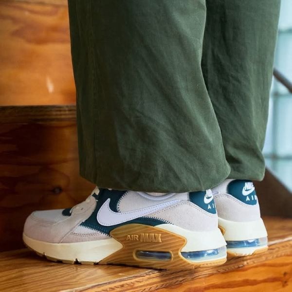NIKE AIR MAX配色皮革氣墊鞋 NIKE AIR MAX配色皮革氣墊鞋