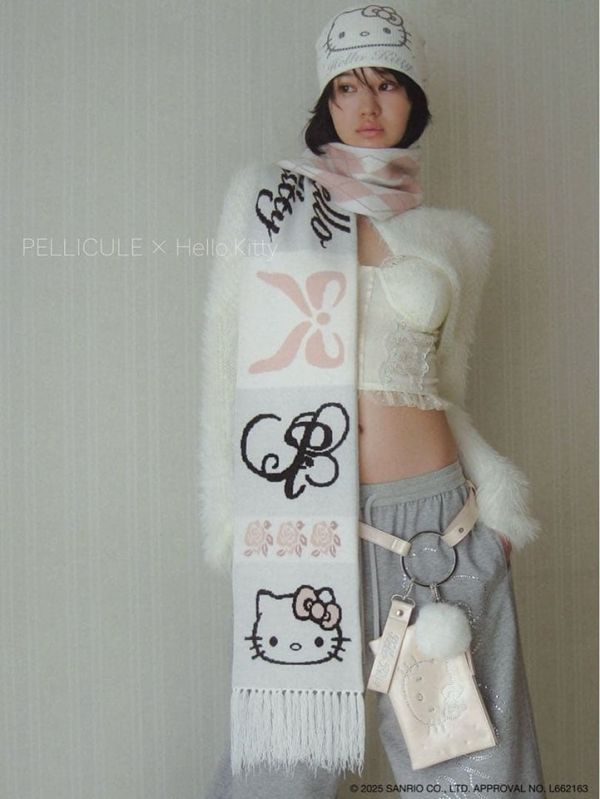 日本HELLOKITTY hug knitmuffler PELLICULE x HELLO KITTY 聯名針織圍巾 日本HELLOKITTY hug knitmuffler PELLICULE x HELLO KITTY 聯名針織圍巾