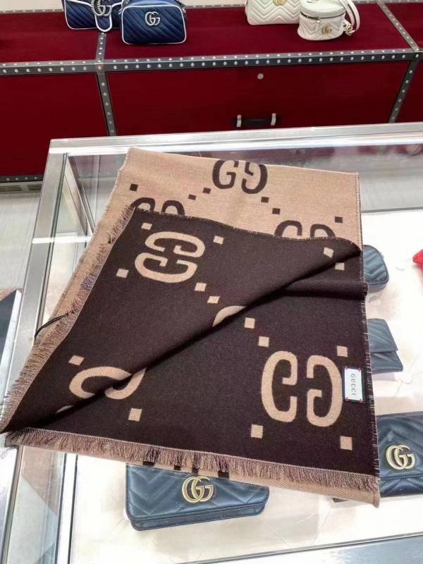 GUCCI大GG logo雙色圍巾（男女通用）(售價已折) agnes b.,大GG,圍巾
