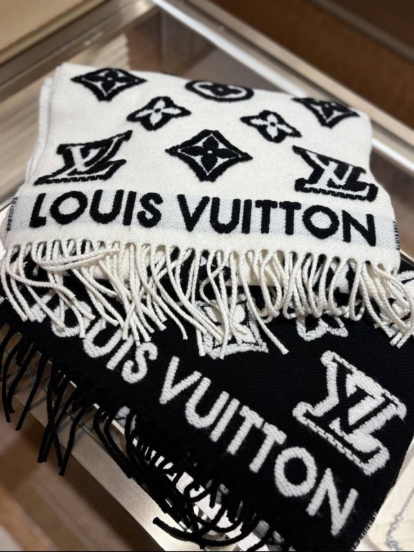 Louis Vuitton M90816 3D 圍巾 Louis Vuitton M90816 3D 圍巾