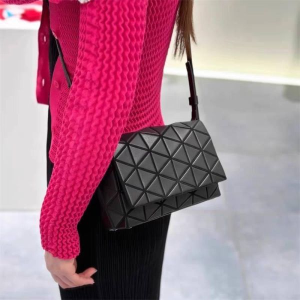 現貨日本三宅一生 BAOBAO FOSSETTE手提肩背包 現貨日本三宅一生 BAOBAO FOSSETTE手提肩背包