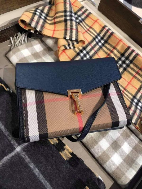 超值代購-Burberry 粒紋皮革拼 house 格紋WOC包(售價已折) Burberry ,WOC