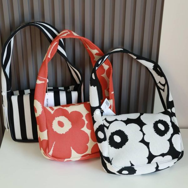 現貨日本 Marimekko針織 Unikko 單肩包(5折款) 日本 Marimekko” Crossbody Shoulder bag肩背包