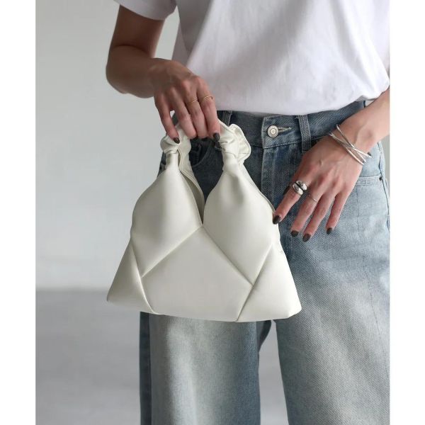 日本 Riberry 褶皺提把菱格紋三角包 日本 Riberry 褶皺提把菱格紋三角包