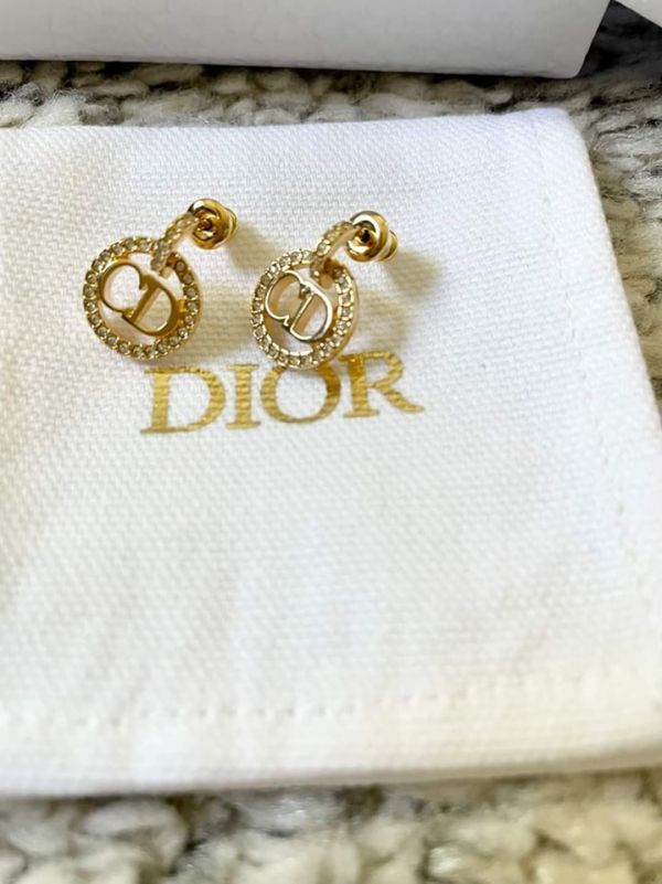 現貨Dior 鑲鑽CD標幟耳環 現貨Dior 鑲鑽CD標幟耳環