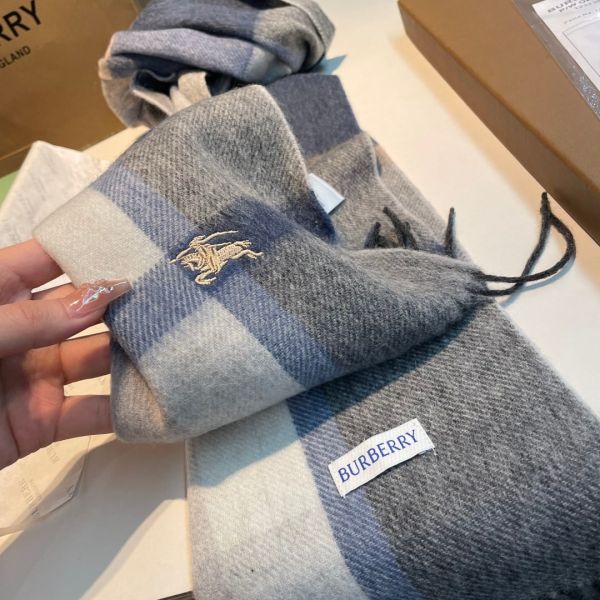 日本 Burberry 雙面圍巾男女通用款 日本 Burberry 雙面圍巾男女通用款