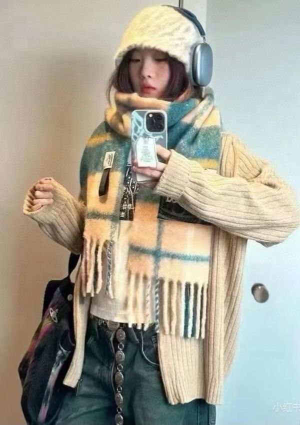 日本Vivienne Westwood 格紋毛海圍巾 日本Vivienne Westwood 格紋毛海圍巾
