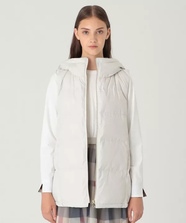 日本 BLUE LABEL 霧面塔夫綢羽絨背心 日本 BLUE LABEL 霧面塔夫綢羽絨背心