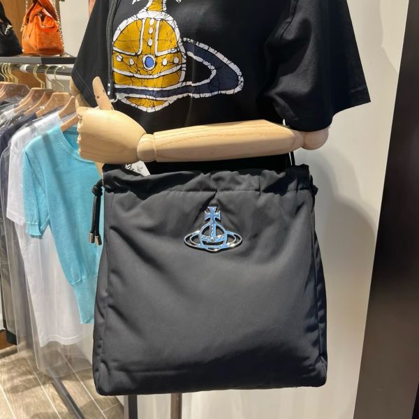 日本Vivienne Westwood Hilary 水桶肩包 日本Vivienne Westwood Hilary 水桶肩包