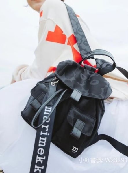 日本marimekkoEverything Backpack L Unikko印花後背包大號 日本marimekko マリメッコ Everything Backpack  I Unikko 背包